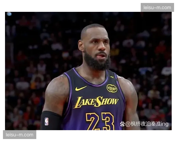 詹姆斯空砍30分9篮板15助攻准三双，湖人末节反扑未果